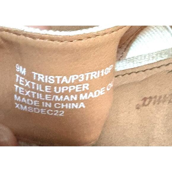 Tommy Bahama Trista Linen Heels 9M | Gold Buckle Block Heel Resort Vibes - Picture 3 of 7